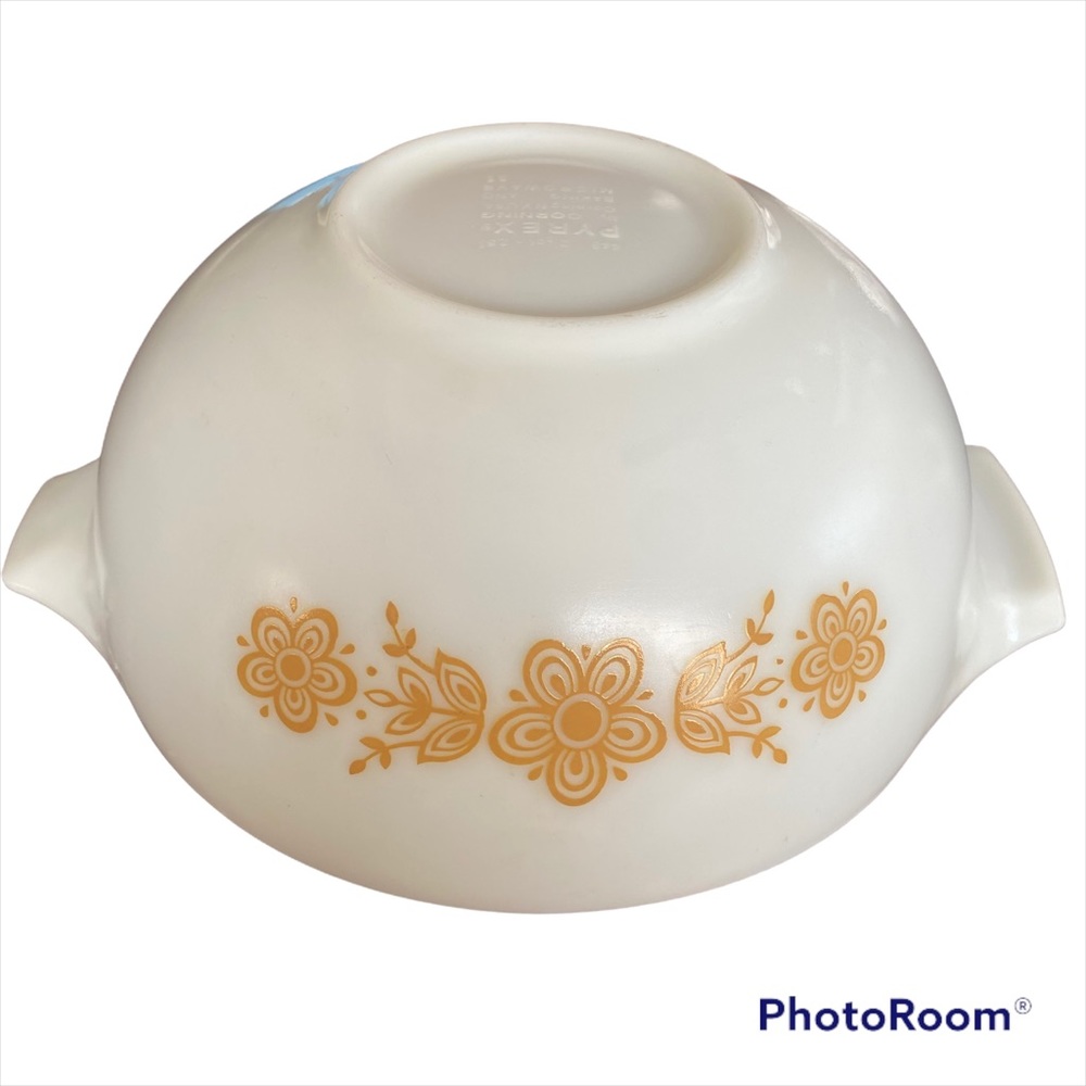Vintage Pyrex Golden Cinderella Pattern/Floral Yellow(Mustard) 2.5 Quart